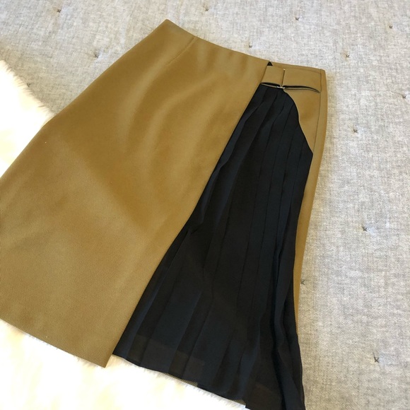 Zara Dresses & Skirts - Zara olive & black pleated midi skirt sz. XS